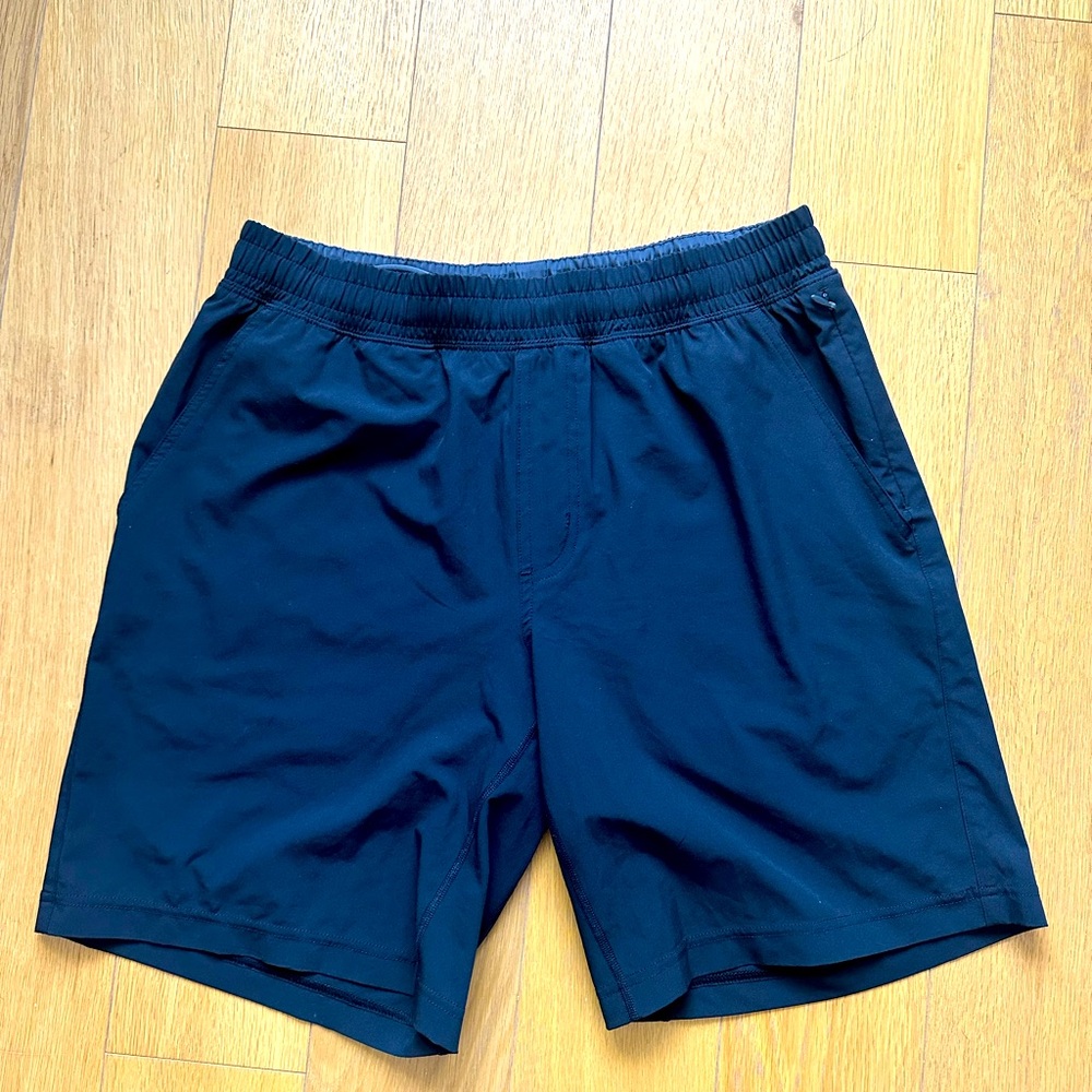 Rhone 9 inch gym short size medium